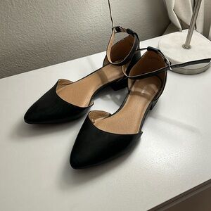 Black Wide width closed toe low heel
